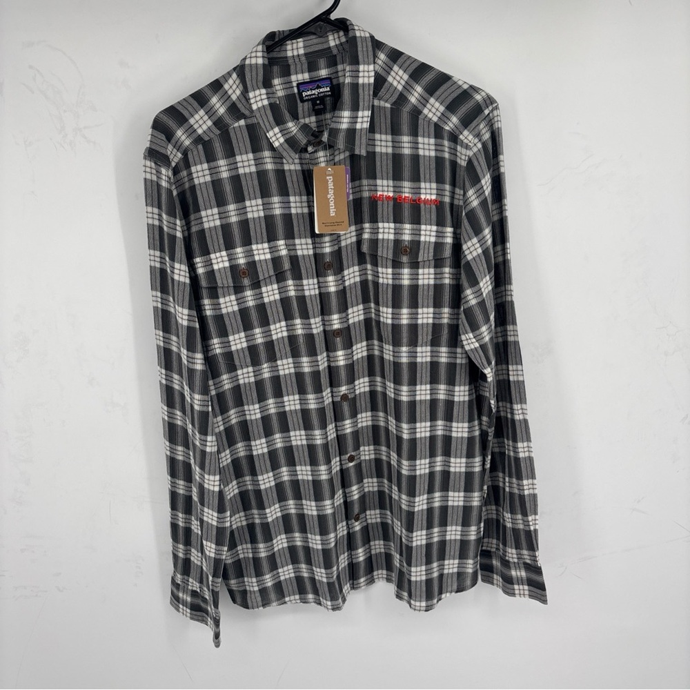 Patagonia Men’s long-sleeved Steerman Black and Gray Checkered Shirt